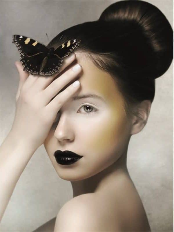 Schilderij Girl with butterfly MATDIB311 AluArt