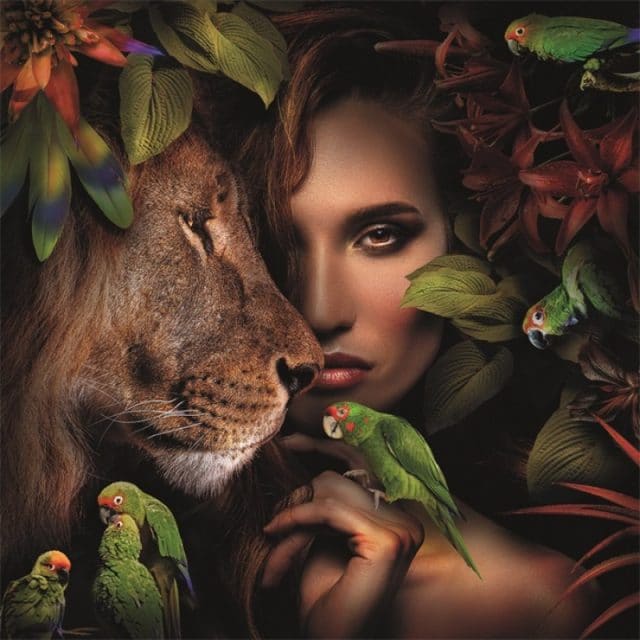 Schilderij Woman with lion and parrots MATDIB1955 AluArt