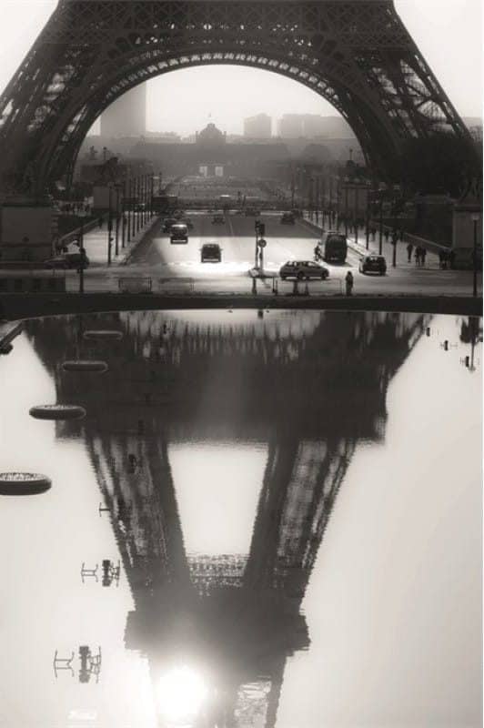 Schilderij The Eiffel Tower reflected MATDIB3MS329 AluArt