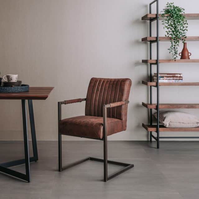 Tower Living eetkamerstoel Ferro met arm donkerbruin