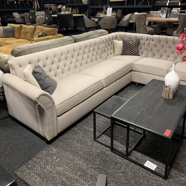SHOWMODEL UrbanSofa hoekbank Calmont