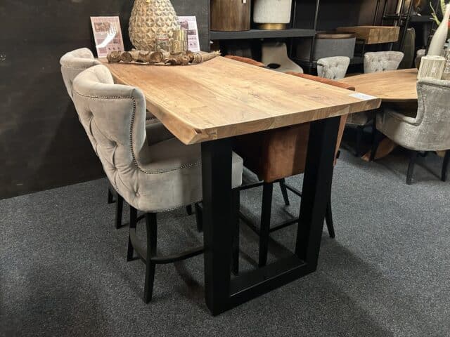 SHOWMODEL UrbanSofa Bruuts bartafel Rechthoek Live Edge 200 cm metaal U-poot laag Acacia Matt Lacquer