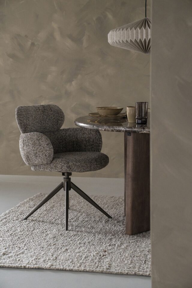 Eleonora eetkamerstoel Darcio draaibaar met arm taupe