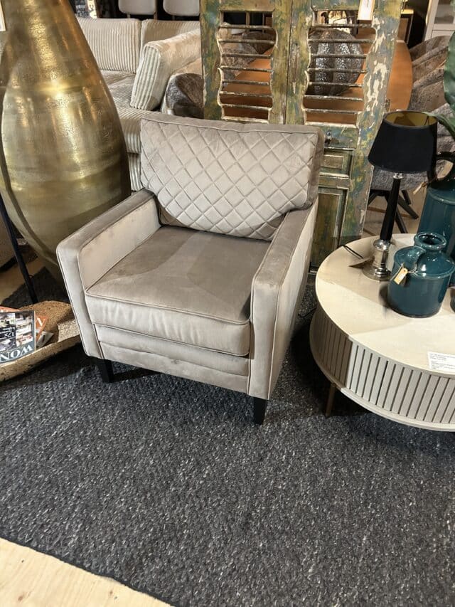 SHOWMODEL UrbanSofa Newport Napels Light Grey